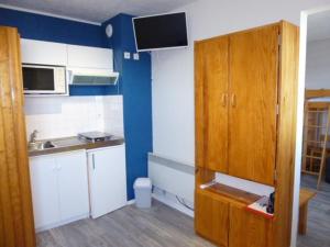 Arette : Apt 45 pers, au pied des pistes, ascenseur, parking, micro-ondesgrill - FR-1-602-107