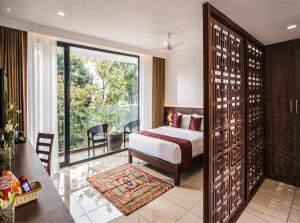 WILD AVENUE RESORT & SPA