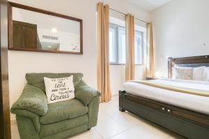 Luxury 1BR Apartment Executive Towers Business Bay