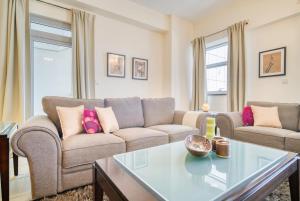 Luxury 1BR Apartment Executive Towers Business Bay