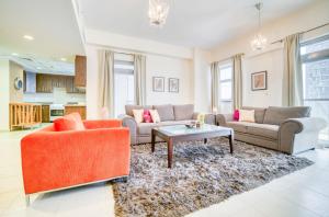 Luxury 1BR Apartment Executive Towers Business Bay