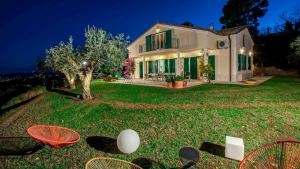 VILLA LUCENTE 6&2, Emma Villas