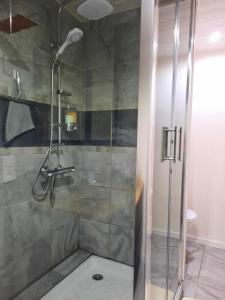 Appartements Gite ma vie la avec jacuzzi privatif : photos des chambres