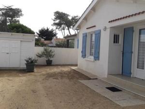 Charmante Maison Proche Plage avec Jardin et Parking - FR-1-476-144
