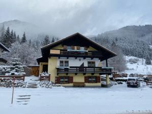 Zugspitzhaus Monika - 3hvězdičkové hotely ve městě Lermoos