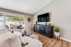 Warm Welcomes on Wahalla Lane