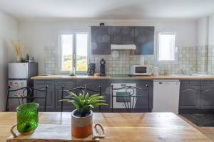 SARLAT, Apptmt T3 résidence CLIM PISCINE PARKING