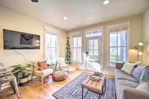 Carlton Landing Home Walk to Lake and Parks! - Wilburton