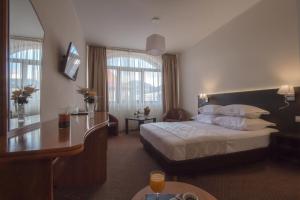 Large Double Room room in Restaurant Pensiune Bucovina