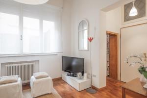 GuestHost - Piazza delle Erbe Central Apartment