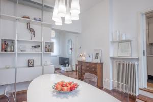 GuestHost - Piazza delle Erbe Central Apartment