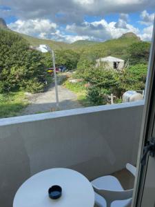 Phòng Giường Đôi Nhìn Ra Núi (Double Room with Mountain View)