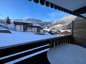 Appartements Parnasse 2-203 - Bel appartement sur les pistes de ski et dans le village, au calme : photos des chambres