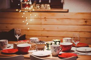 STRÓŻÓWKA SKI&SPA Domek nad rzeką z ogrodem i jacuzzi,narty.