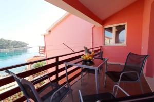 Apartments Prižba Bay