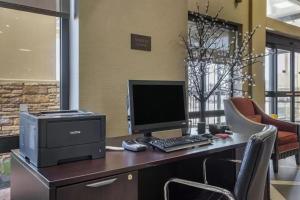 Comfort Suites Batesville