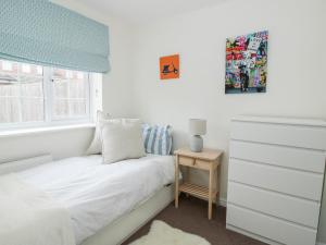30 Poplar Close