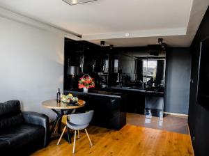 APARTAMENT PREMIUM BLACK HORS Centrum Ścisłe Deptak -ETIUDA Panoramiczna 2 -Garaż Podziemny -f VAT