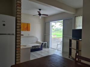 RESIDENCIAL COM CASAS DE 3 DORM