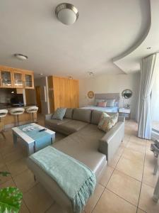 Hibernian Gem - 1 Bed Studio Apartment at the beach