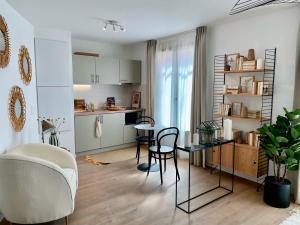 Appart'hotels Residence Services Seniors MONTANA CHARTRES : photos des chambres