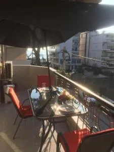 SECOND FLOOR Best stay - Alimos