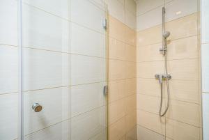 Apartments with a parking space Vir - 20252