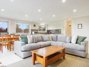 3A Kunama - 4BR House l Central Location l Aircon l WiFi - Berridale