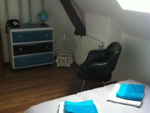 Maisons de vacances Longere sarthoise renovee, a 20 min du Mans, 4 chambres, poele a granules, parking prive - FR-1-410-376 : photos des chambres