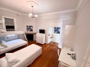 Royal Far West Lodge