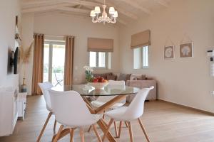 EFMAR EXCLUSIVE RESIDENCES