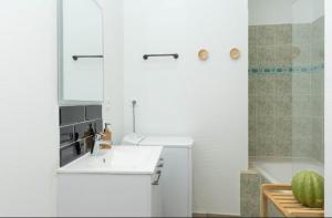 Appartements LE LUCIEN Eco-Appart'Hotel - Angouleme - Centre - Wifi - Parking prive - Classe 4 etoiles : photos des chambres