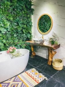 Homestay#Bathtub#Luxury#XaDan#DongDa#Beautiful