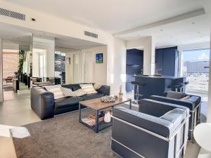Penthhouse 1 & 2 bedroom apartment 2 mins from the Croisette 335