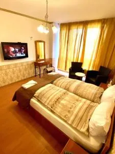 Guest ROOMS with living room, dining room and kitchen next to CENTER SOFIA - Sofia