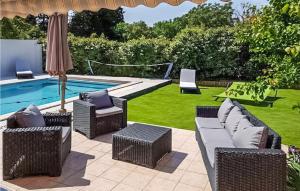 Maisons de vacances Nice Home In Quarante With Outdoor Swimming Pool, 3 Bedrooms And Private Swimming Pool : photos des chambres