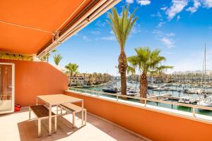 Luxury Penhouse, Sotogrande Marina - Located in an exclusive island of the Marina