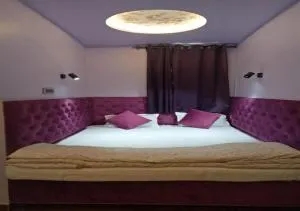 Maya Hotel & Restaurant - Sikandra