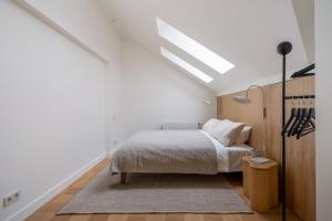 Bright Designer Apartment In City Centre