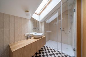 Bright Designer Apartment In City Centre