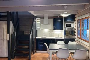 Laakson Helmi 2 ,separate sauna, fireplace, lake