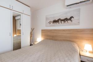 Modern & Cozy 2BD Apartment with Mountain View by Flat Mаnager