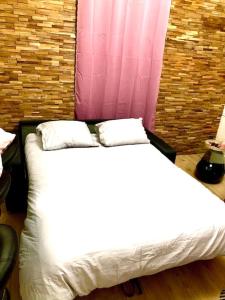 Appartements La suite romantique Jacuzzi,parking gratuit,centre : photos des chambres