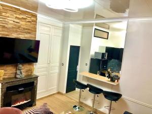 Appartements La suite romantique Jacuzzi,parking gratuit,centre : photos des chambres