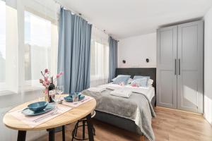 City Center Studio Apartment Wrocław by Renters