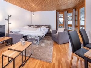 Schweizerhof Ferienwohnungen Lenzerheide 2