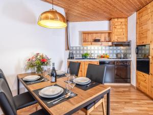 Schweizerhof Ferienwohnungen Lenzerheide 2