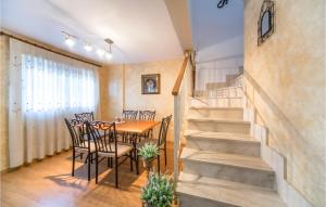 Amazing Home In Playa De Almazora