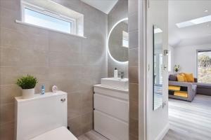 2022 Stylish Flat in Central Hayle