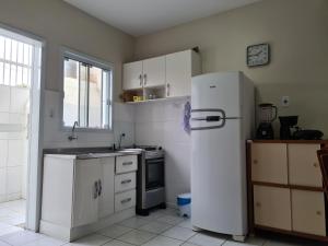 Sobrado perto da Praia de Frente para Lagoa - Garopaba